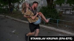 Криваві наслідки російських ракетних ударів по Покровську (фотосвідчення)