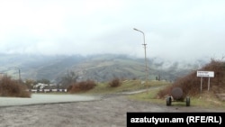 Ոսկեպար տանող ճանապարհ, արխիվ