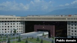 Հայաստանի պաշտպանության նախարարության շենքը, արխիվ