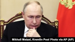 Володимир Путін заявив, що привертають увагу заяви Вашингтону та Берліну про плани «розміщення з 2026 року на території ФРН американських комплексів високоточної ракетної зброї великої дальності»