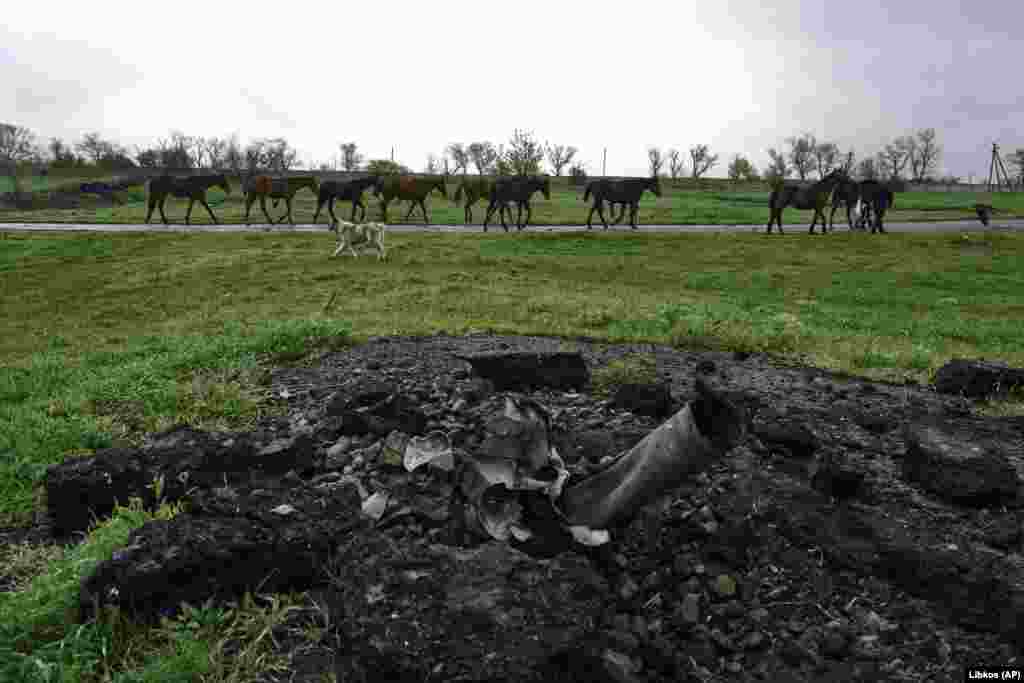 Orașul Avdiivka, aproape&nbsp;înconjurat&nbsp;de forțele ruse, avea înainte de invazie o populație de 31.000 de locuitori. A fost atacat în mod repetat de forțele ruse, care încearcă să îl cucerească.