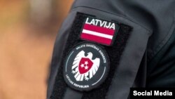 У відомстві заявили, що на тлі війни в Україні використання на автомобілях «потенційно провокаційних написів» є неприпустимим.