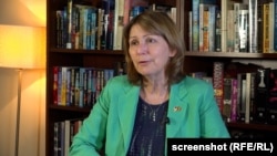 Ambasadoarea SUA în România, Kathleen Kavalec.