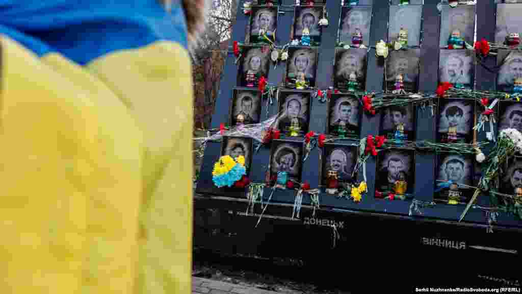 Протягом дня 20 лютого у Києві вшановують пам'ять Героїв Небесної сотні