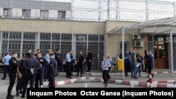 Poliţiştii de penitenciar sunt nemulţumiţi de reforma sistemului pensiilor militare.