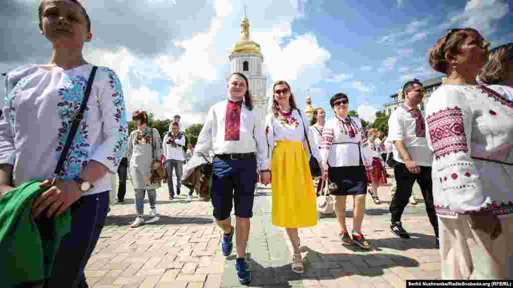 Мегамарш у вишиванках – фестивальний рух української культури, який підхопили багато великих міст не лише України, а й багатьох країн світу. Проведення Мегамаршу започаткували у Києві восени 2008 року. Відтоді захід відбувається традиційно двічі на рік, навесні та восени