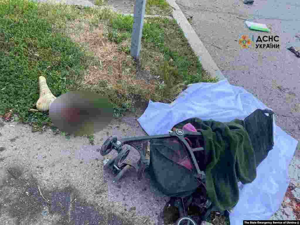 Лизанын апасы Ирина Орусиянын ракеталык чабуулу учурунда бир бутунан ажыраган. Азыр комада жатат. 