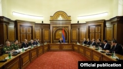 Armenia - Prime Minister Nikol Pashinian chairs a Security Council meeting in Yerevan, May 12, 2021. 