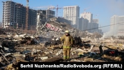 Наслідки ракетного удару російських військових по торговому центру в Києві, 21 березня 2022 року