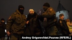 25 ноябрь митингыннан тоткарлау