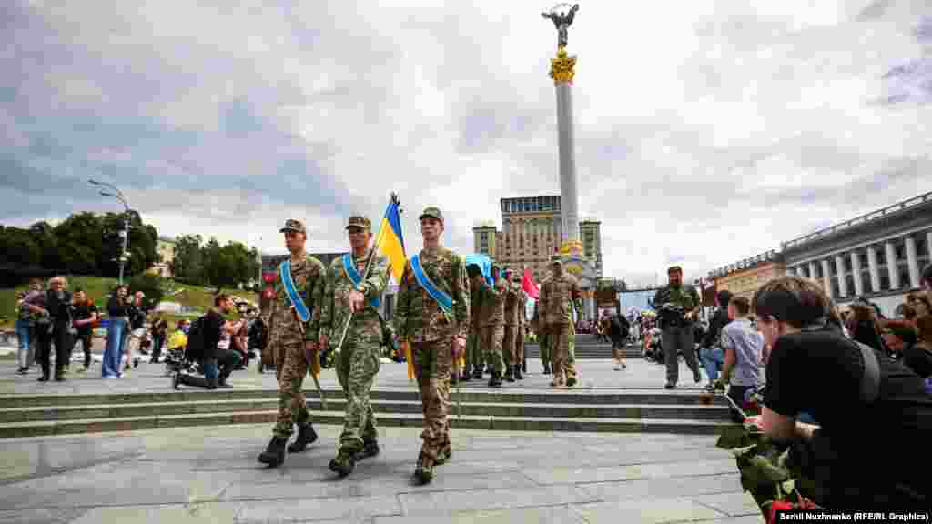 Прощання з Романом Ратушним на майдані Незалежності 