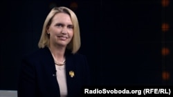 США передали Україні обладнання для розмінування територій, повідомила посол США в Україні Бріджіт Брінк