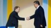 Тодішні президент України Віктор Янукович (праворуч) та міністр юстиції Олександр Лавринович, 5 жовтня 2010 року. Фото ілюстративне 