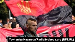 До реєстру заборонених потрапив і червоно-чорний прапор