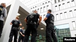 22 серпня спецлітак із Німеччини доставив опозиціонера в Берлін