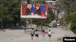 Планируется, что соглашение о сотрудничестве и законодательной деятельности парламентов Северной и Южной Осетии будет подписано 20 сентября – к 25-летию провозглашения независимости республики