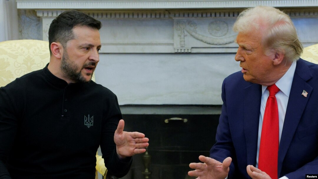 Donald Trump i-a cerut lui Volodimir Zelenski să accepte rapid pacea acuzându-l că se joacă cu declanșarea celui de-al Treilea Război Mondial. 28 februarie 2025, Casa Albă, Washington DC. 