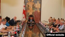 В ходе заседания бюро спикер парламента Давид Бакрадзе пояснил, что именно означает этот статус