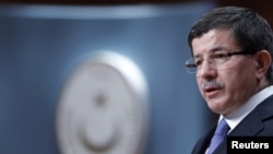 Министр иностранных дел Турции Ахмет Давутоглу 