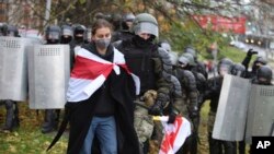 Беларустагы оппозициянын жүрүшүндөгү кармоо учуру.