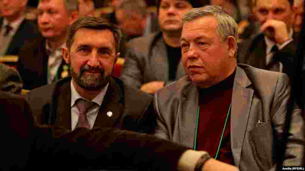 "Сәләт" проектлары җитәкчесе, академик Җәүдәт Сөләйманов (с) һәм конгресс вәкиле Дамир Гыйсметдин 
