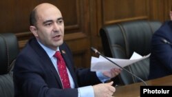 Armenia -- Bright Armenia Party leader Edmon Marukian at a news conference in Yerevan, April 20, 2020.