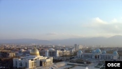 Turkmenistan -- The Presidential Palace (L) in Ashgabat, Mar2007