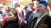 Люди собрались на акции в поддержку государственного языка. Алматы, 21 сентября 2008 года. 