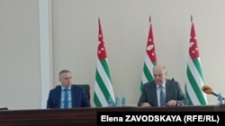 Президент Абхазии Аслан Бжания и вице-президент Бадра Гунба