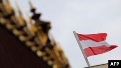 Вони мають покинути Австрію протягом тижня.