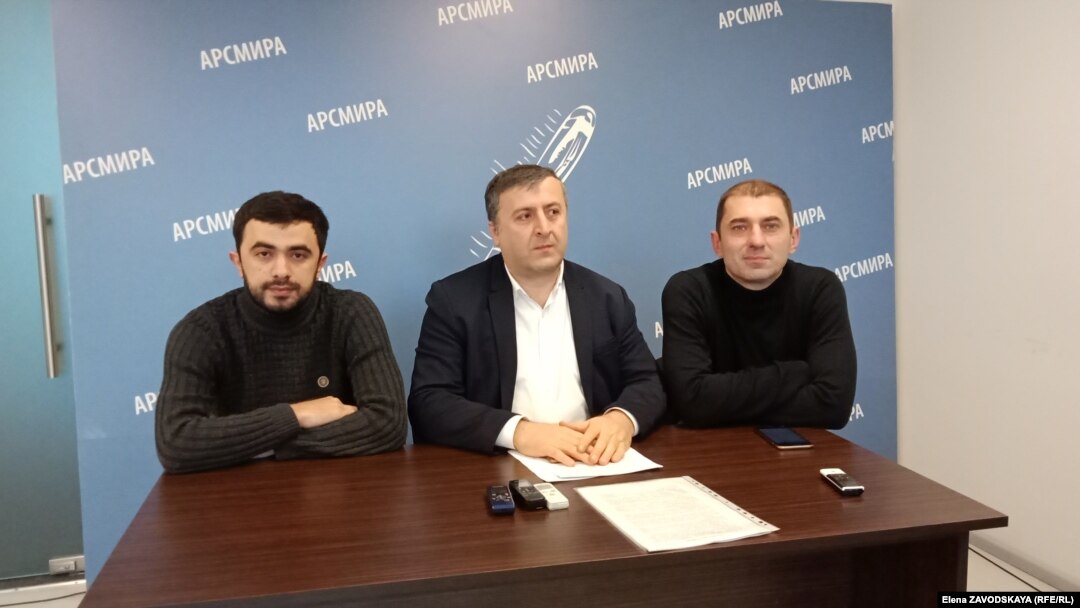 Дэвид Гобечия, Рисмаг Аджинджал и Астамур Какалия рассказали о своих попытках вынести закон на обсуждение депутатов парламента