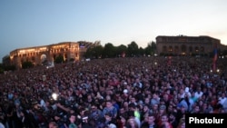 Հայաստան, Երևան, Հանրապետության հրապարակ, ապրիլ, 2018թ․