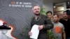 Гварамія за кілька годин до звільнення заявляв, що у нього підписаний контракт з телеканалом до 31 грудня 2020 року і що він не збирається нікуди йти