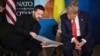 АҚШ президенті Дональд Трамп (оң жақта) пен Украина президенті Владимир Зеленский. Гаага, Нидерланд, 25 маусым, 2025 жыл.