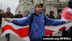 Моладзевы актывіст Дзьмітры Паліенка 