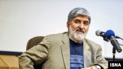 علی مطهری نایب رئیس مجلس شورای اسلامی نوشته است که شورای شهر تهران حق شکایت از دادستان کل را دارد