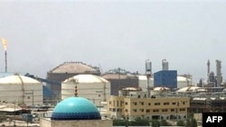 سخنگوی وزارت اقتصاد آلمان می گويد: مجوزهای لازم برای مشارکت با ایران از طريق اداره فدرال کنترل صادراتی پس از تحقيق صادر شده است.(عکس: AFP)