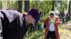 Диндер аралык ымаланы бекемдөө максатындагы көчөт отургузуу иш-чарасы. Бишкек, 2018-жыл. 
