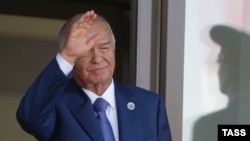 Іслам Карымаў на праводзіць Уладзіміра Пуціна на лётнішчы ў Ташкенце, 24.06.2016