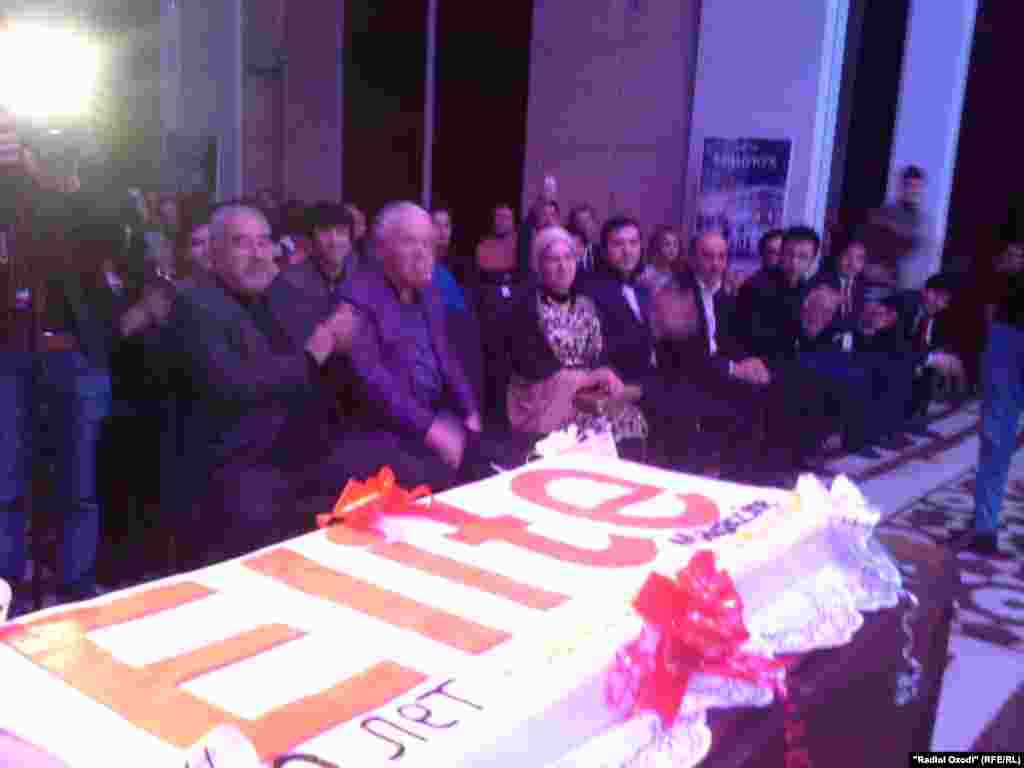 Амонулло Ҳукуматулло дар "Tamoshow Music Awards"