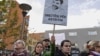 Prishtinë - Një nga protestat e shoqërisë civile e qytetarëve, ku u kërkua zbardhja e rastit Dehari