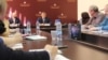 На своей первой пресс-концеренции в ранге президента Анатолий Бибилов предпочел обходиться обтекаемыми, даже осторожными заявлениями