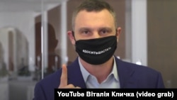 За словами Кличко, серед тих, у кого COVID-19 діагностували вчора, троє лікарів та шестеро дітей.