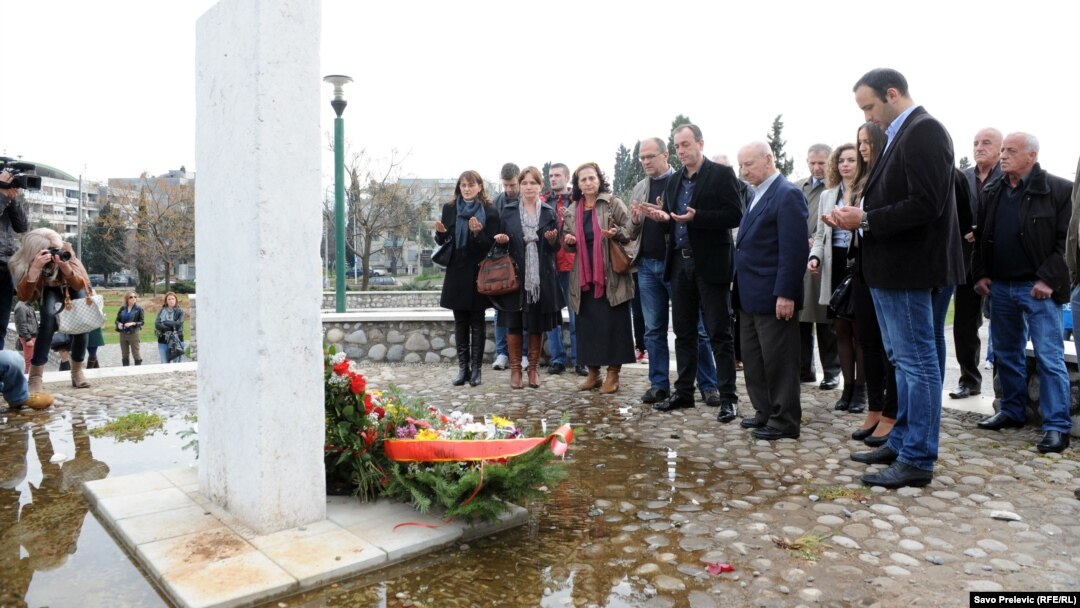 Porodice žrtava obilježile su u februaru 2014. dvadesetu godišnjicu zločina u Štrpcima