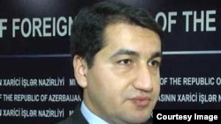 Завотделом по внешним связям администрации президента Азербайджана Хикмет Гаджиев (архив)
