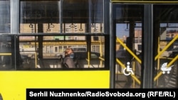 У КМДА попереджають про посилення контролю за оплатою проїзду. Штраф за несплачений проїзд складає наразі 160 гривень