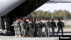 Прибытие в Латвию американских десантников. Рига, 24 апреля 2014 года.
