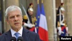 Boris Tadić u obraćanju medijima ispred Jelisejske palate u Parizu, 8. april 2011