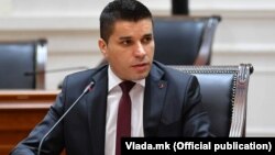 Министерот Љупчо Николовски