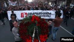 The opposition Armenian National Congress, the New Armenia Public Salvation Front and other opposition forces are holding a march in memory of March 1, 2008 victims